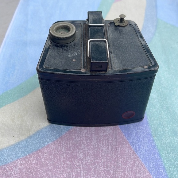 Vintage Kodak camera - Picture 2 of 9